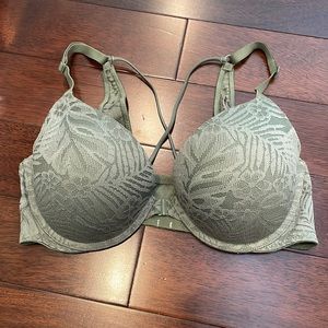 Victoria’s Secret Clasp Front 34D Bra